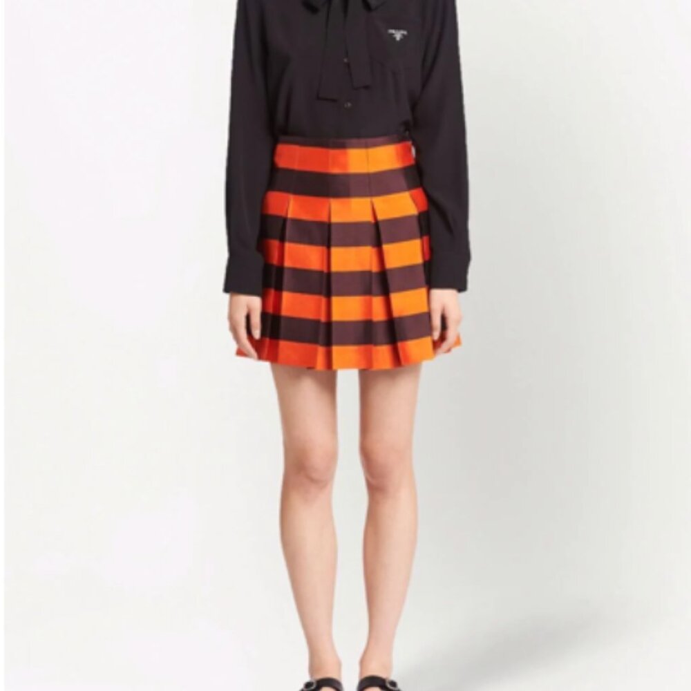 Prada, New with tags silk mini skirt, currently retails for $2750